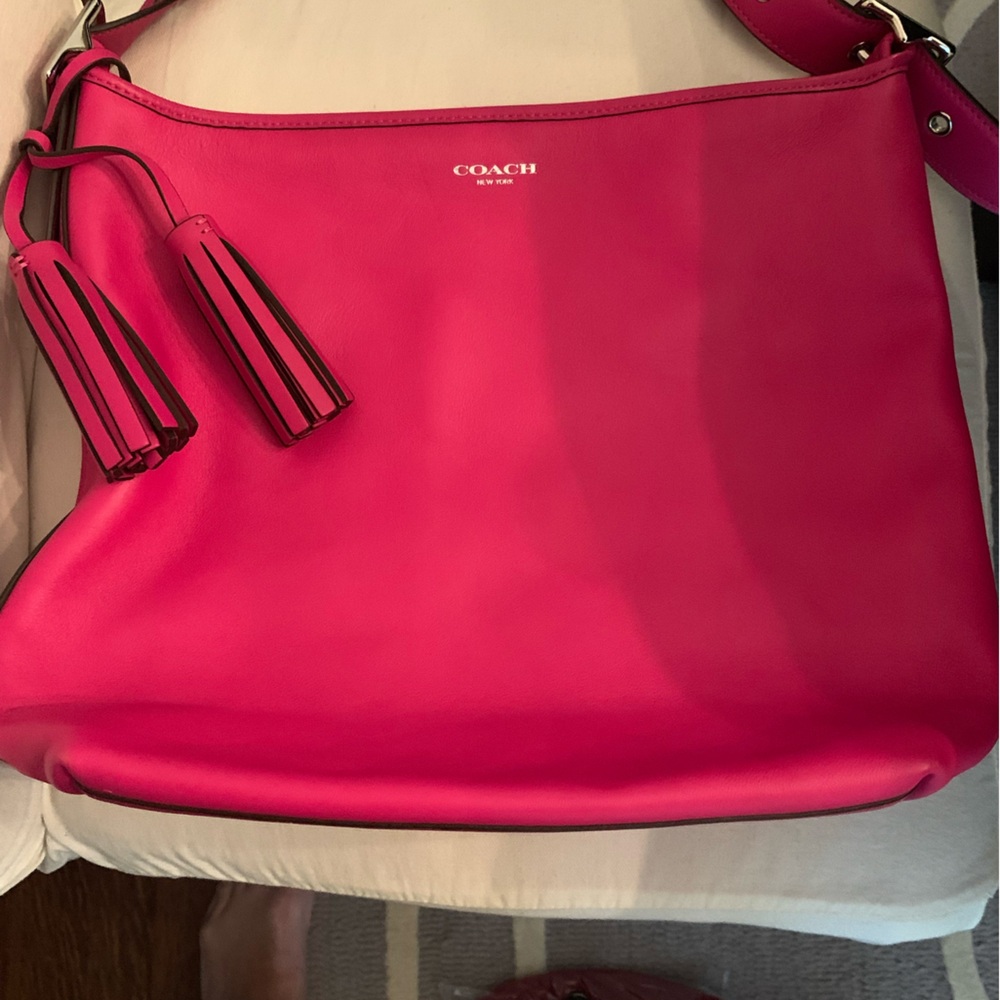 Like new Hot Pink Coach shoulder hobo bag